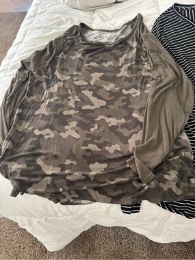 Long Sleeve Lightweight Tops - Olive/Taupe,